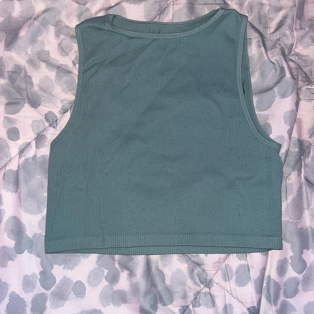 rubbed green cropped tank top. goes with anything